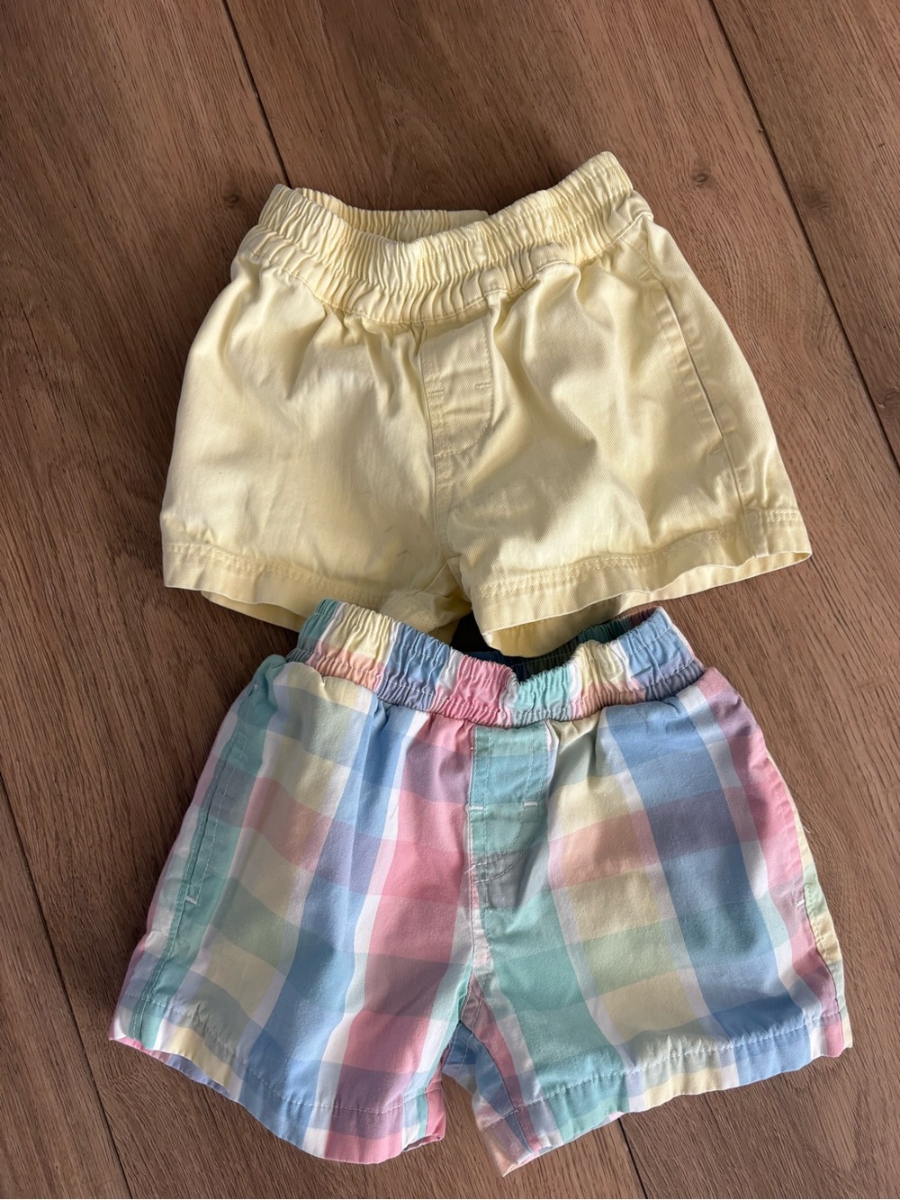The Beaufort Bonnet Company Pastel Yellow & Multicolor Plaid Swim Trunks 2T & 3T